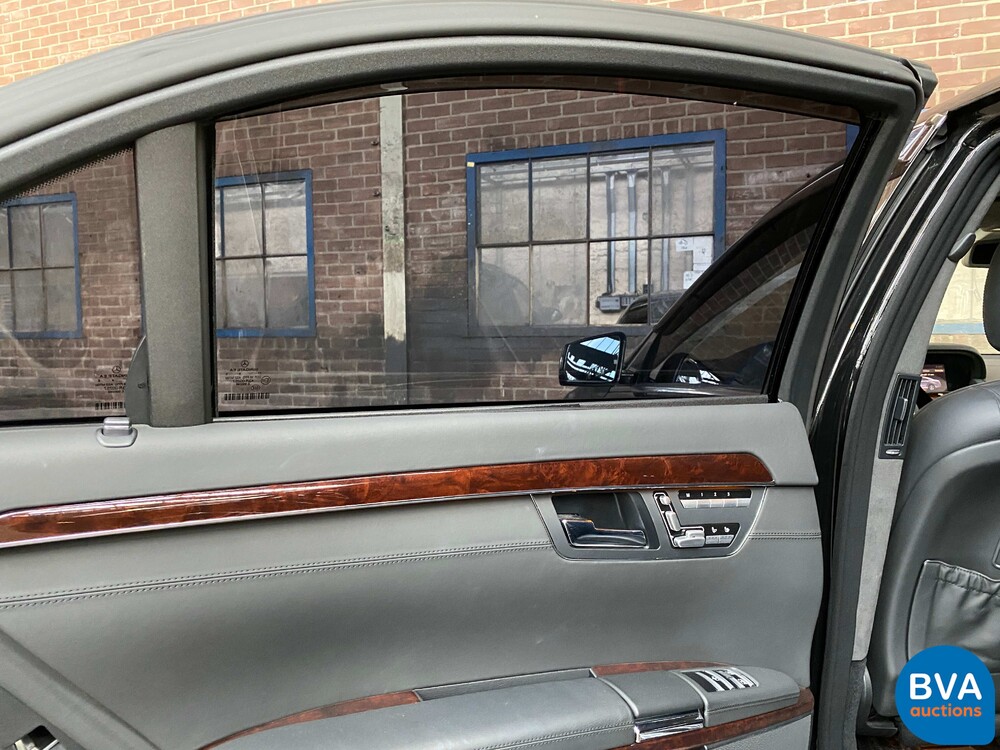 Mercedes Benz S600 Long 5.5 V12 517pk 2006 S-Class -Youngtimer-.