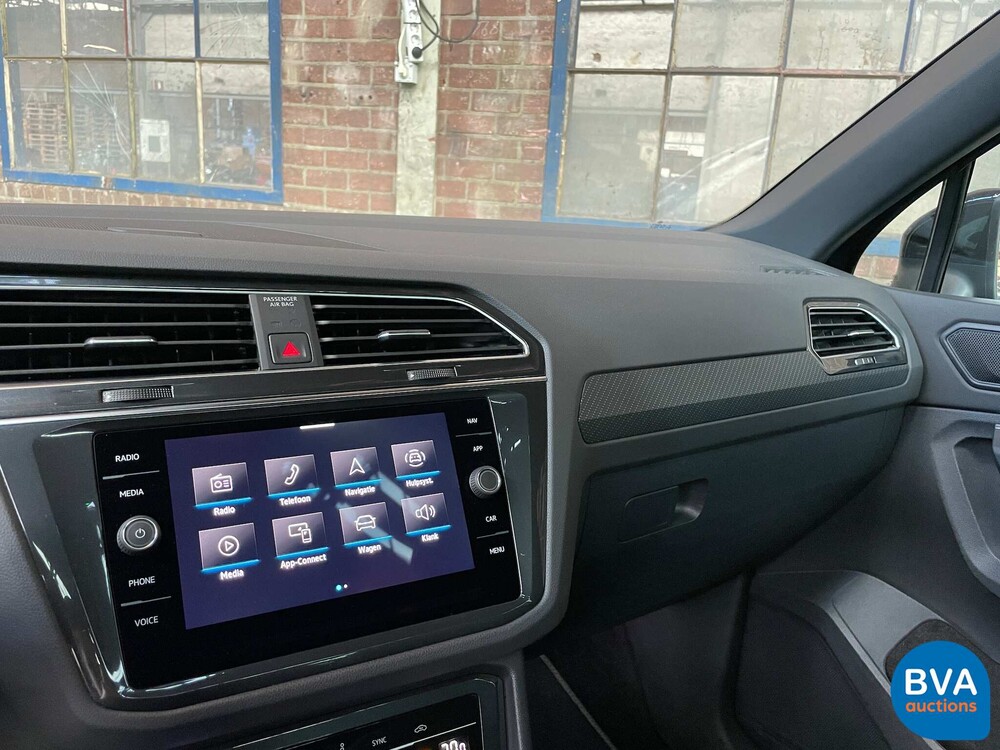 Volkswagen Tiguan 1.5 TSI R-Line 2021 -Org. NL- Garantie, N-982-RJ