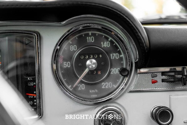 Mercedes-Benz 280 SL Pagoda – Manual Transmission – EU Specification – 2.8-Litre Inline-Six