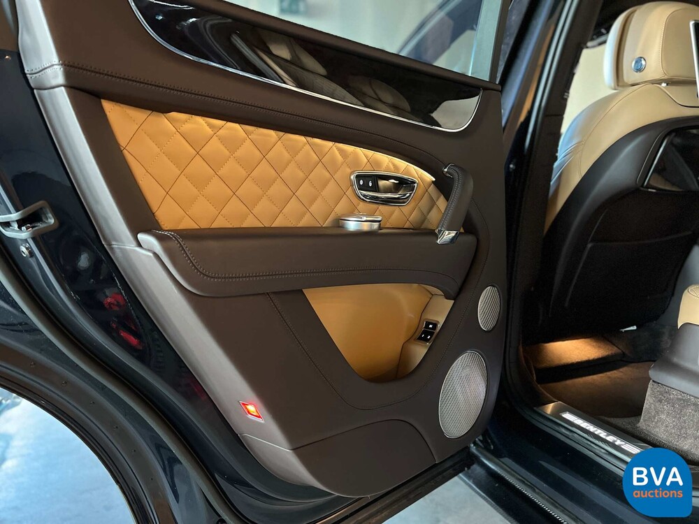 Bentley Bentayga 6.0 V12 Erstausgabe 608 PS 2016, P-569-DB.