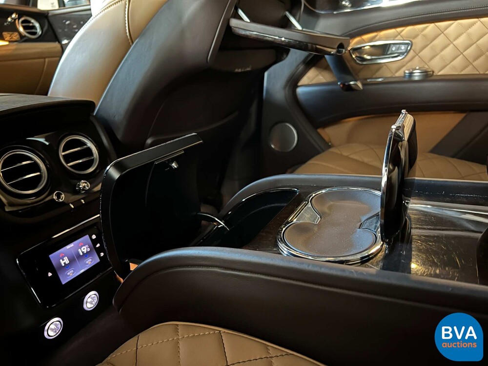 Bentley Bentayga 6.0 V12 Erstausgabe 608 PS 2016, P-569-DB.