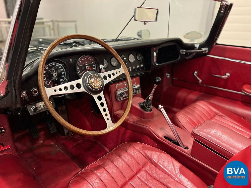 Jaguar E-Type Serie 1 OTS 4.2 Reihensechszylinder-Cabriolet 1967, DZ-73-87.
