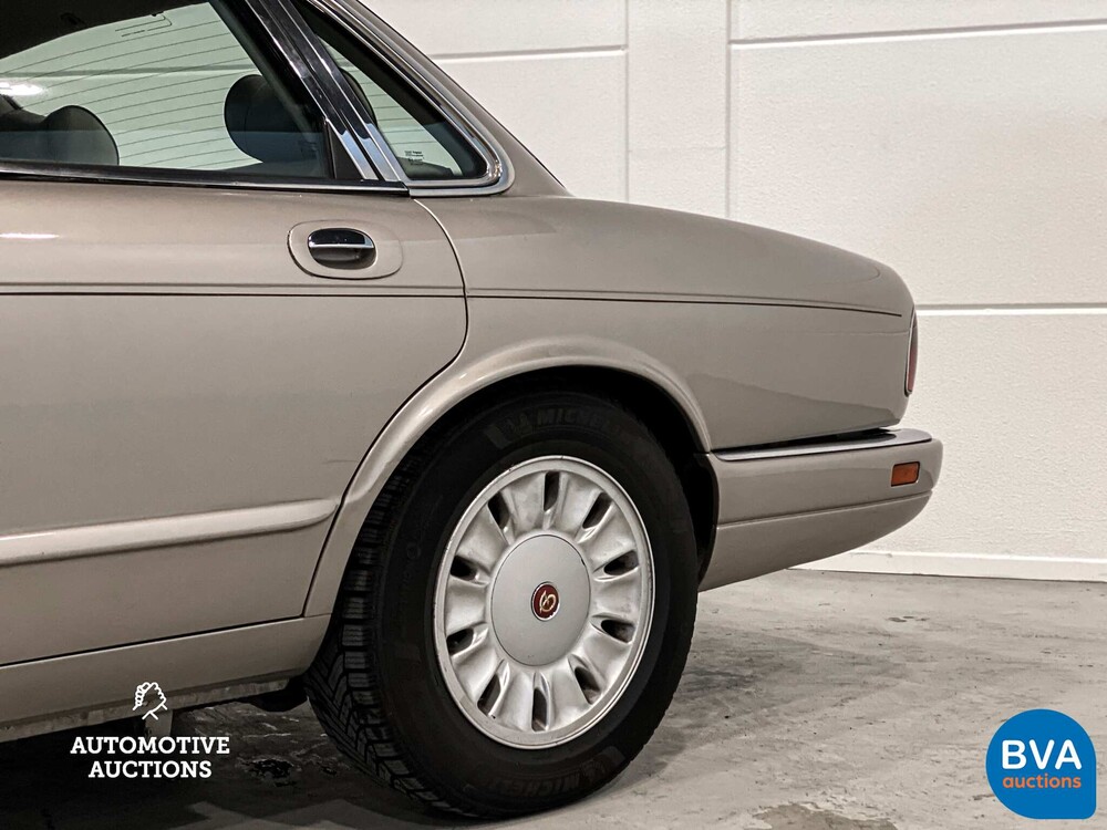 Daimler SIX LWB4.0 241PS 1997 -Org. NL-, RB-TL-96.