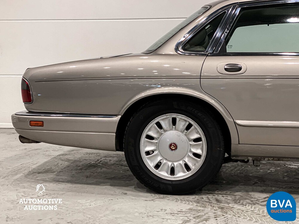 Daimler SIX LWB4.0 241PS 1997 -Org. NL-, RB-TL-96.