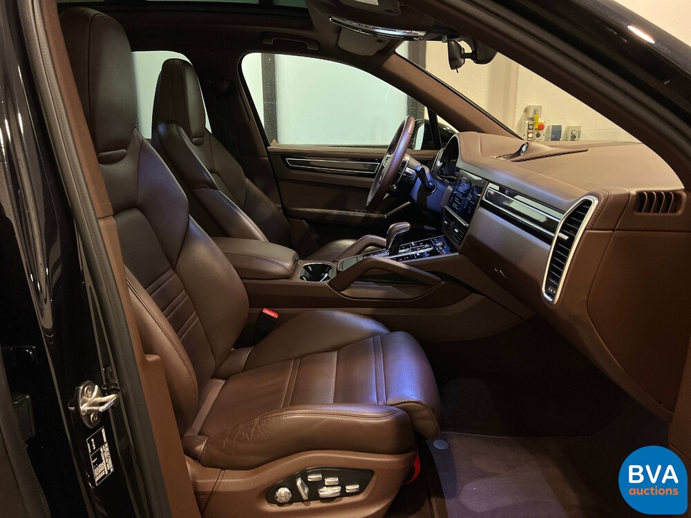 Porsche Cayenne E-Hybrid 3.0 V6 -NW MODEL- 462pk 2018 SportChrono -Org. NL-, TL-795-R