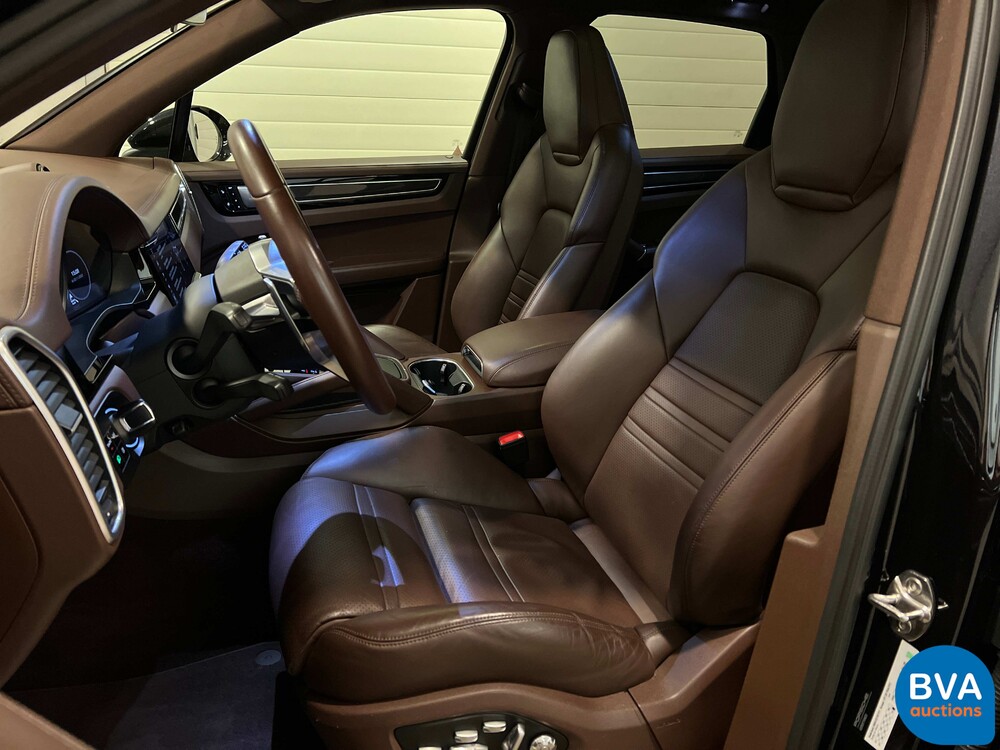 Porsche Cayenne E-Hybrid 3.0 V6 -NW MODEL- 462pk 2018 SportChrono -Org. NL-, TL-795-R