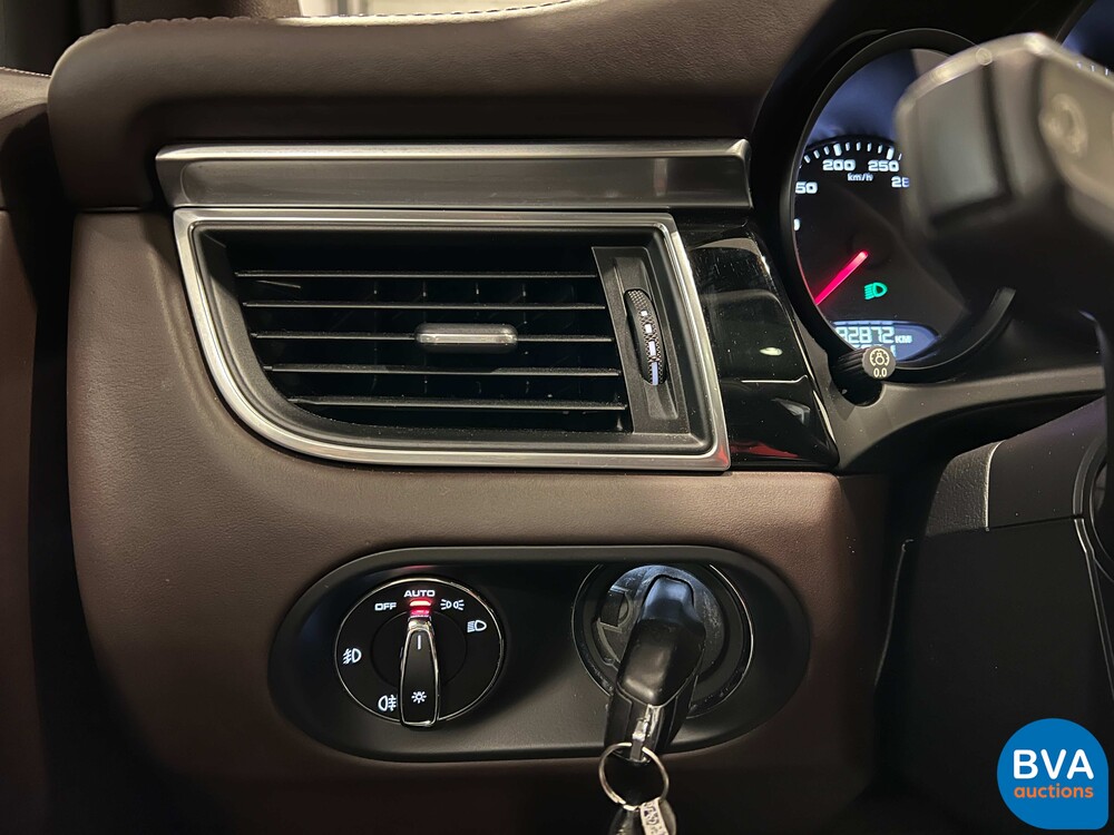 Porsche Macan 2.0 SportChrono 252pk 2016 -Org. NL-, KN-374-H