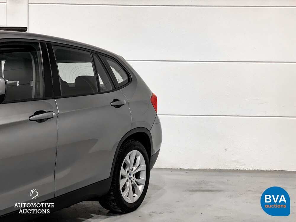 BMW X1 18i sDrive Executive 150pk 2010, GP-214-R