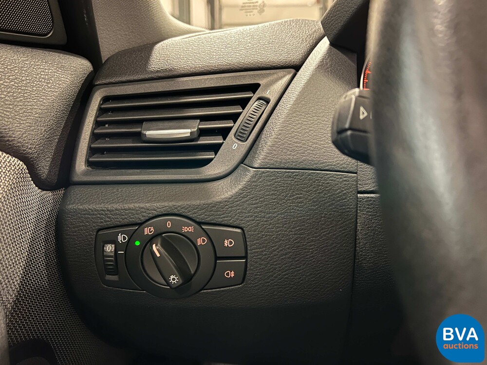 BMW X1 18i sDrive Executive 150pk 2010, GP-214-R