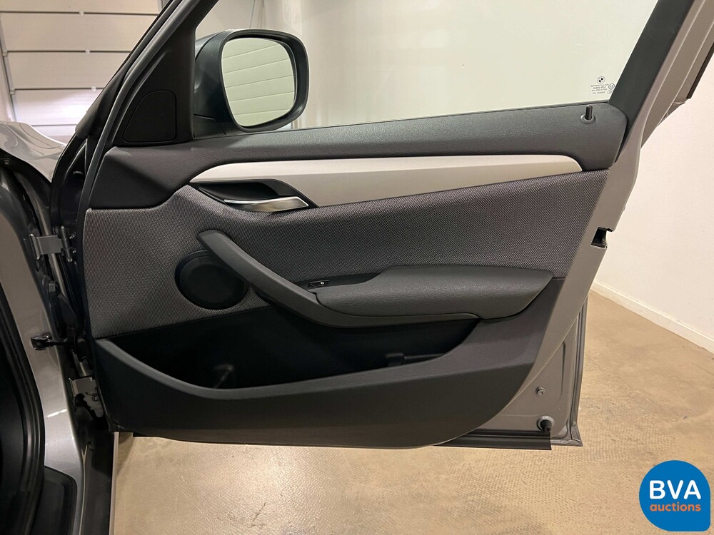 BMW X1 18i sDrive Executive 150pk 2010, GP-214-R