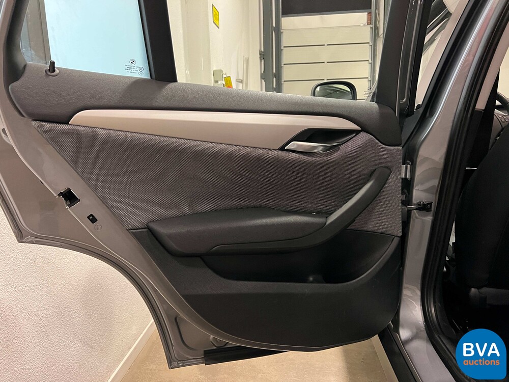 BMW X1 18i sDrive Executive 150pk 2010, GP-214-R