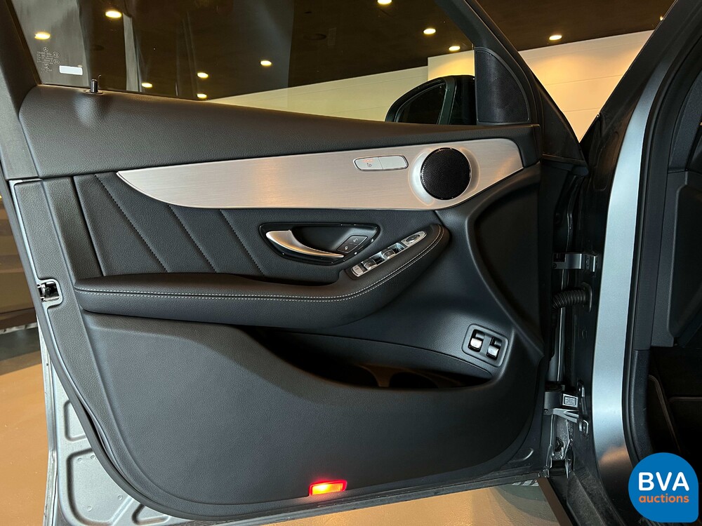 Mercedes-Benz GLC300e AMG 4Matic Business Solution 320pk 2020 -Org. NL-, J-376-ZZ