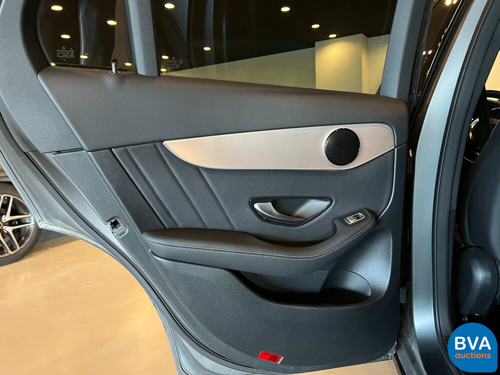 Mercedes-Benz GLC300e AMG 4Matic Business Solution 320pk 2020 -Org. NL-, J-376-ZZ