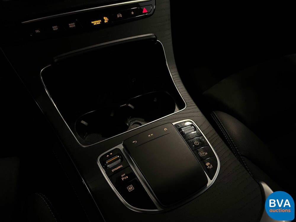 Mercedes-Benz GLC300e AMG 4Matic Business Solution 320pk 2020 -Org. NL-, J-376-ZZ