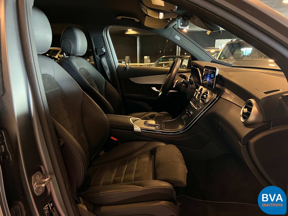 Mercedes-Benz GLC300e AMG 4Matic Business Solution 320pk 2020 -Org. NL-, J-376-ZZ