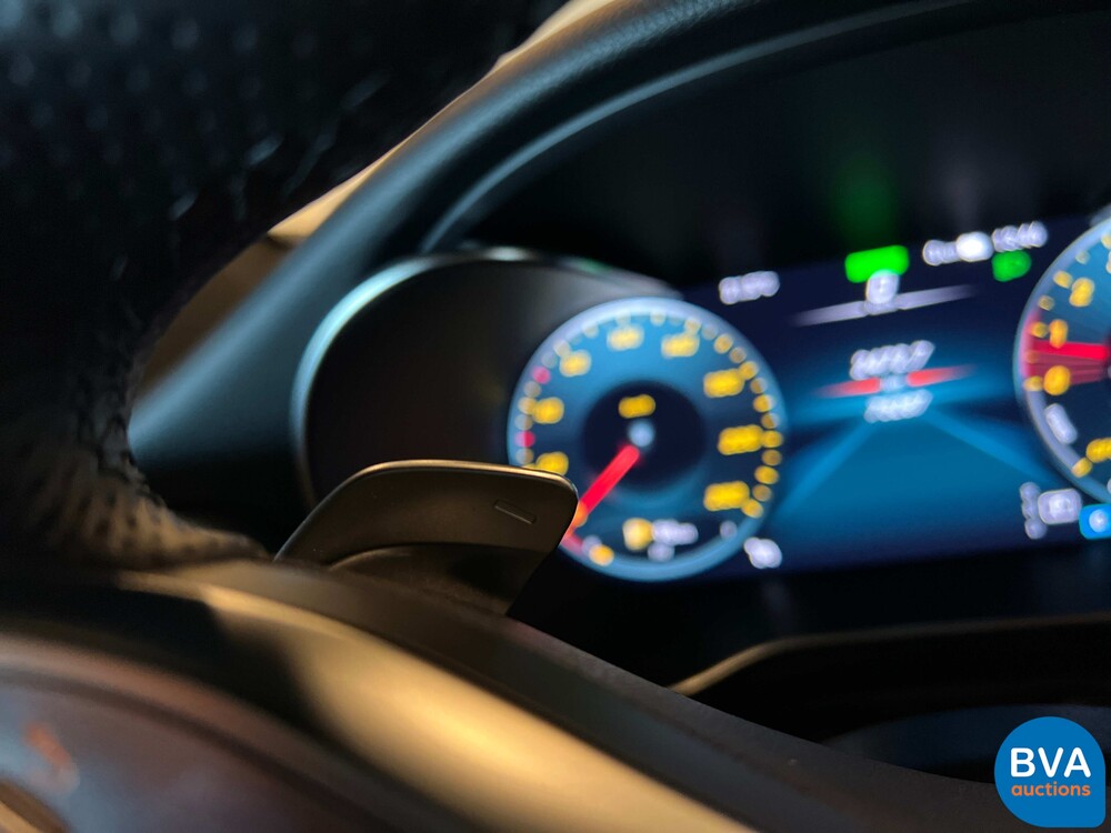 Mercedes-Benz GLC300e AMG 4Matic Business Solution 320pk 2020 -Org. NL-, J-376-ZZ