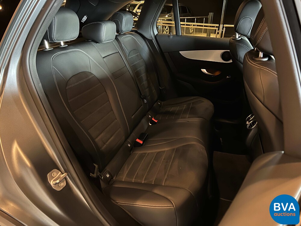 Mercedes-Benz GLC300e AMG 4Matic Business Solution 320pk 2020 -Org. NL-, J-376-ZZ