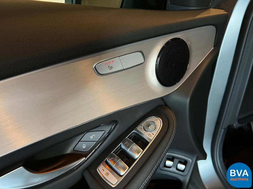 Mercedes-Benz GLC300e AMG 4Matic Business Solution 320pk 2020 -Org. NL-, J-376-ZZ