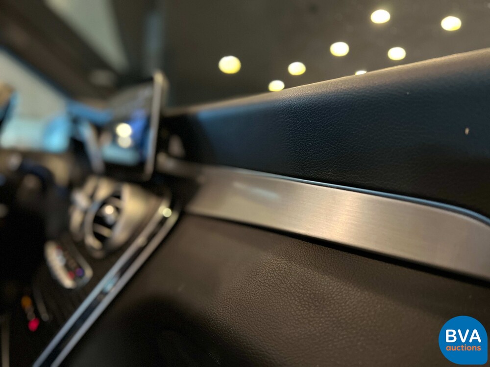 Mercedes-Benz GLC300e AMG 4Matic Business Solution 320pk 2020 -Org. NL-, J-376-ZZ