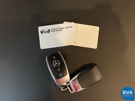 Mercedes-Benz GLC300e AMG 4Matic Business Solution 320pk 2020 -Org. NL-, J-376-ZZ