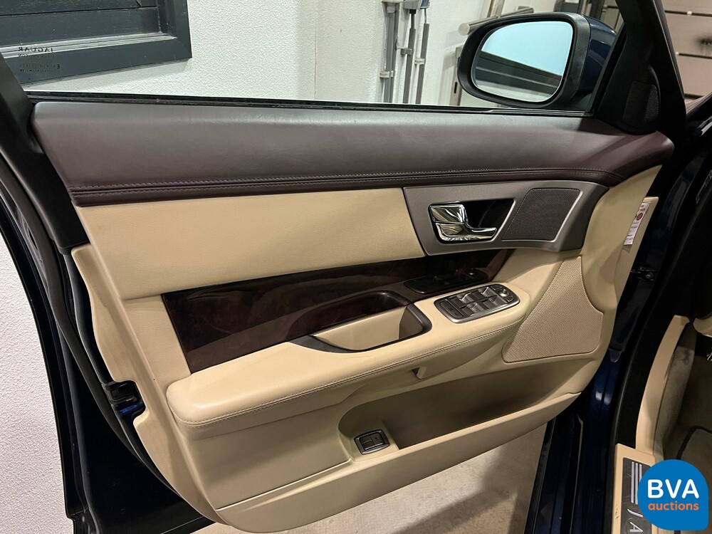 Jaguar XF 4.2 V8 Premium Luxury 298pk 2008 -Org. NL-, 21-GKN-8