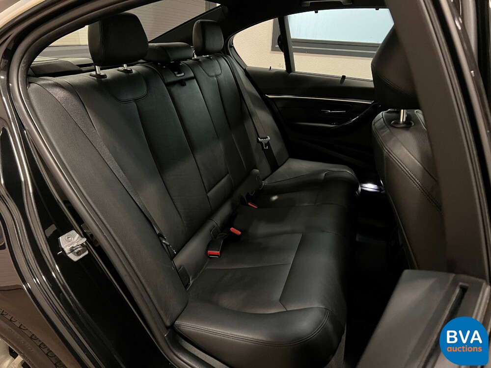 BMW 330e 2.0 Luxury eDrive 252pk -Org. NL- 3-serie, HT-095-J