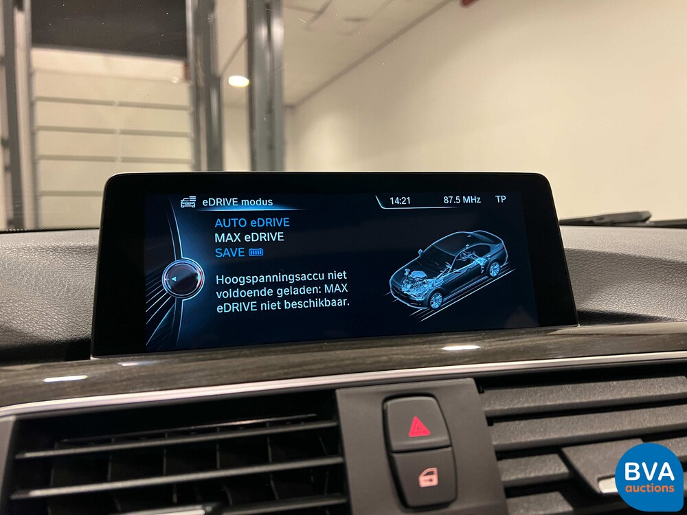 BMW 330e 2.0 Luxury eDrive 252pk -Org. NL- 3-serie, HT-095-J