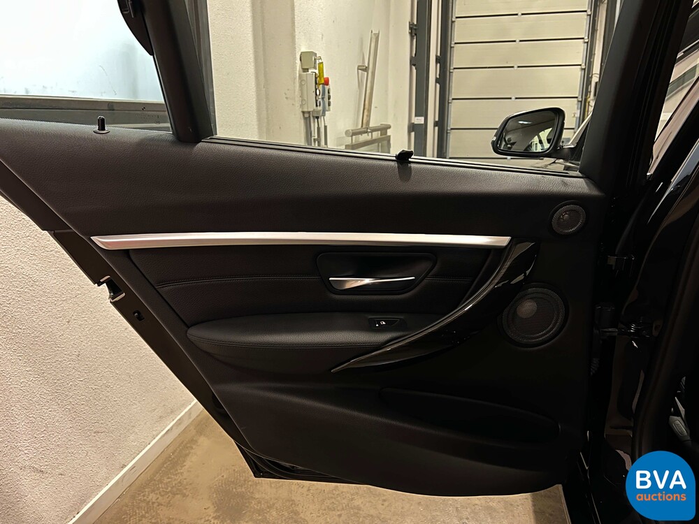 BMW 330e 2.0 Luxury eDrive 252pk -Org. NL- 3-serie, HT-095-J