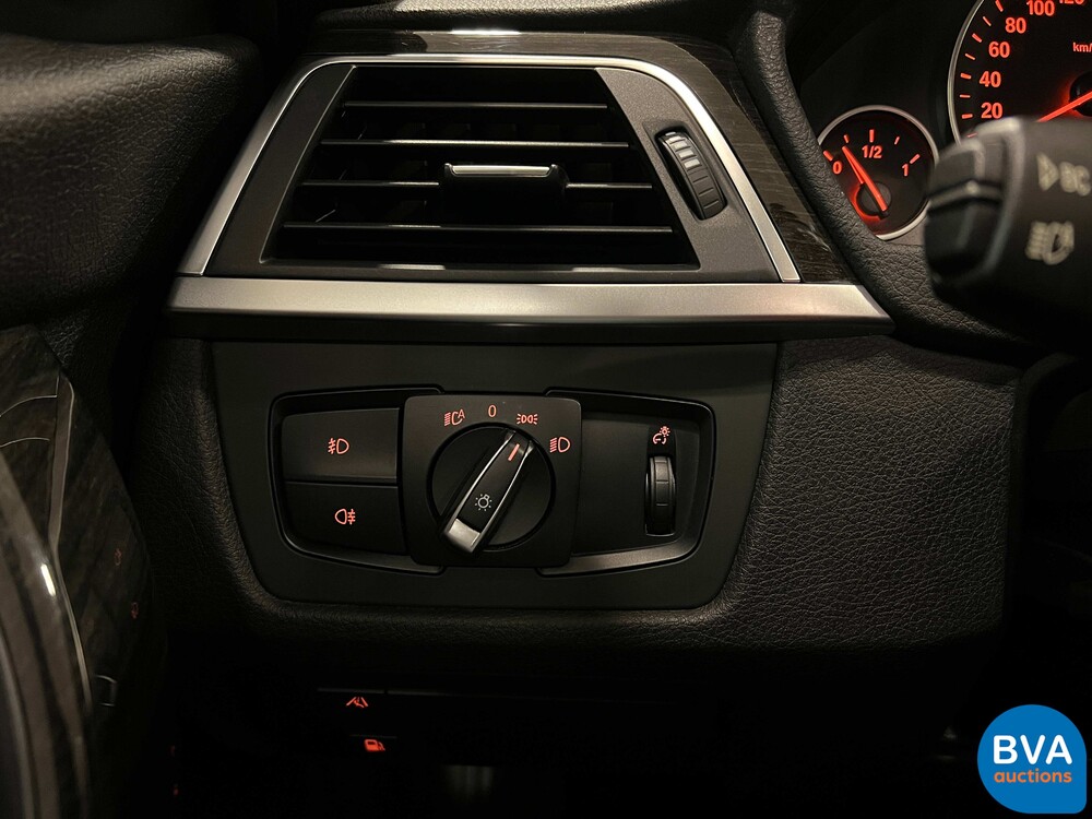 BMW 330e 2.0 Luxury eDrive 252pk -Org. NL- 3-serie, HT-095-J