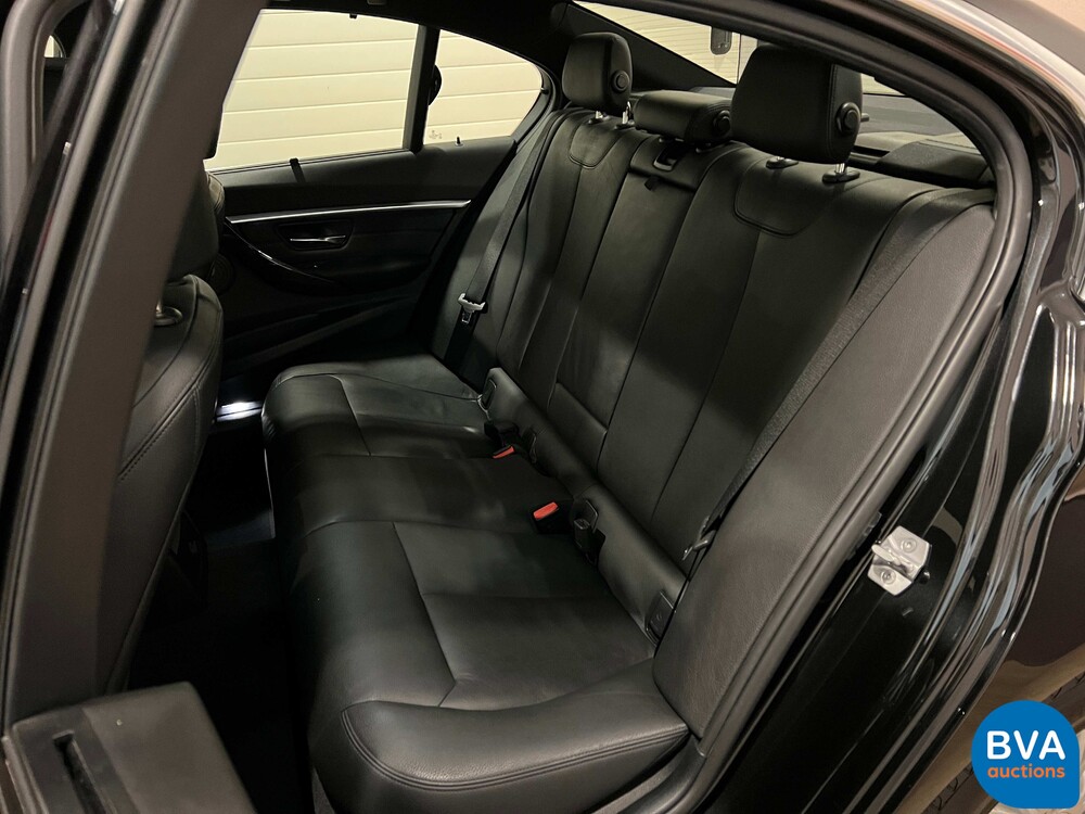 BMW 330e 2.0 Luxury eDrive 252pk -Org. NL- 3-serie, HT-095-J