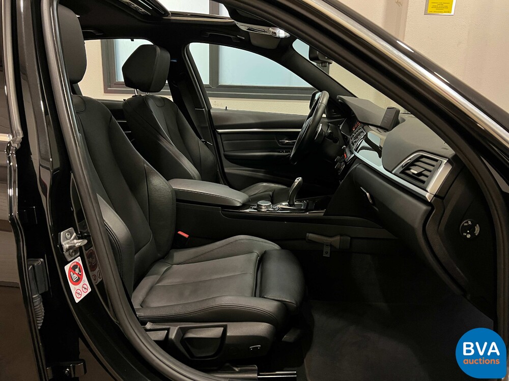 BMW 330e 2.0 Luxury eDrive 252pk -Org. NL- 3-serie, HT-095-J