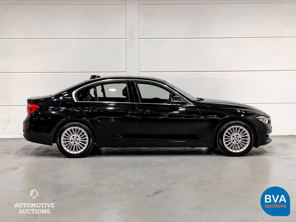 BMW 330e 2.0 Luxury eDrive 252pk -Org. NL- 3-serie, HT-095-J