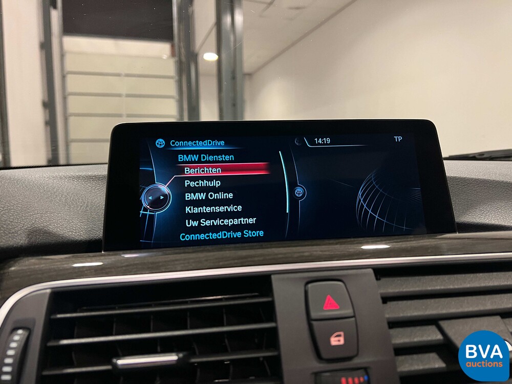 BMW 330e 2.0 Luxury eDrive 252pk -Org. NL- 3-serie, HT-095-J