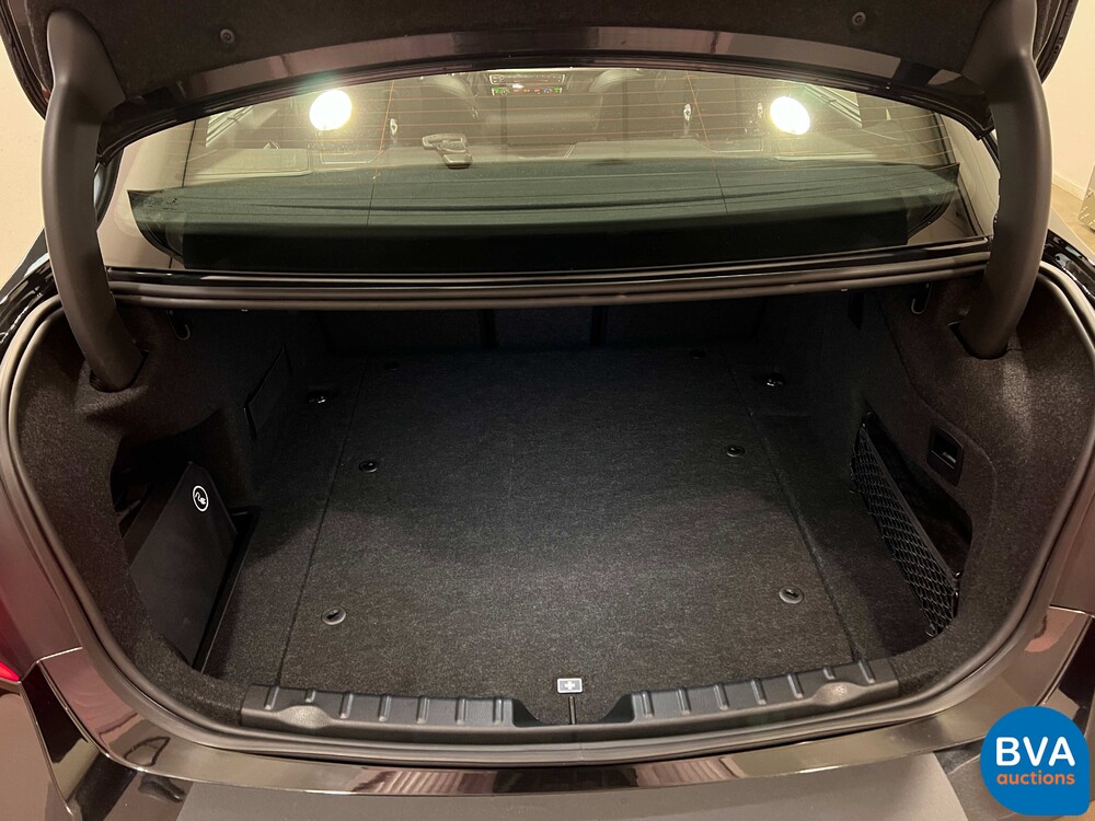 BMW 330e 2.0 Luxury eDrive 252pk -Org. NL- 3-serie, HT-095-J