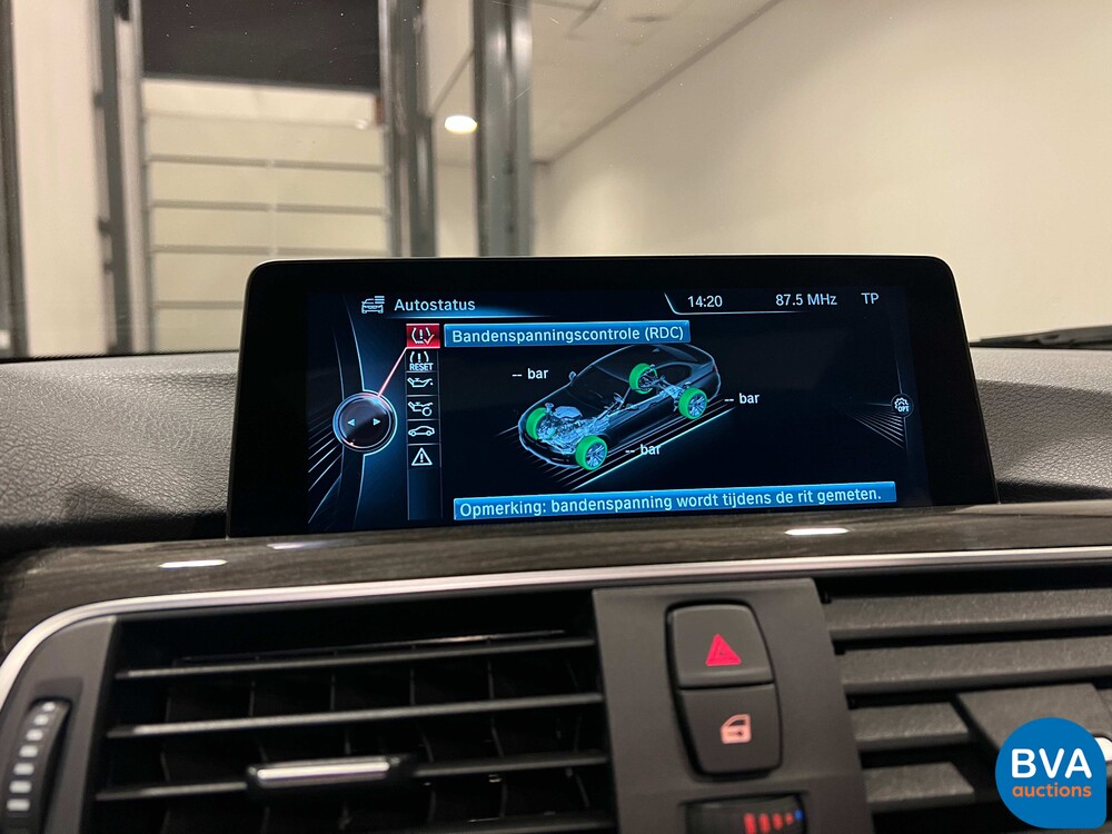 BMW 330e 2.0 Luxury eDrive 252pk -Org. NL- 3-serie, HT-095-J