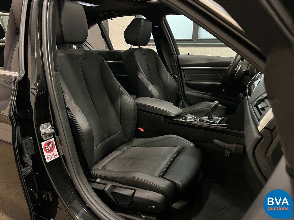 BMW 330e 2.0 Luxury eDrive 252pk -Org. NL- 3-serie, HT-095-J