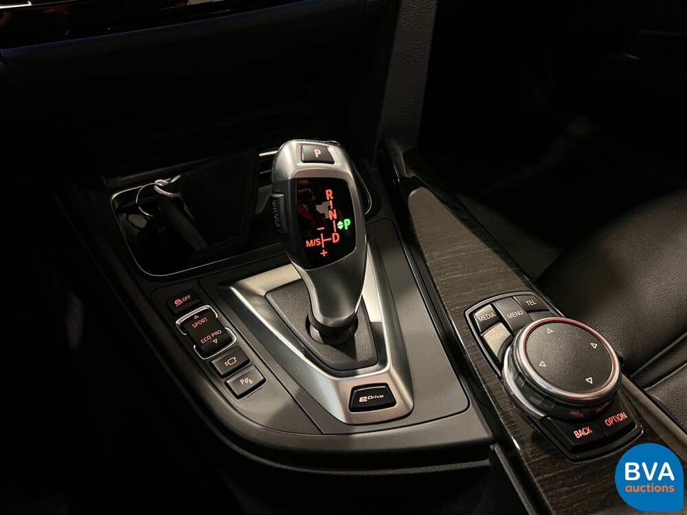 BMW 330e 2.0 Luxury eDrive 252pk -Org. NL- 3-serie, HT-095-J