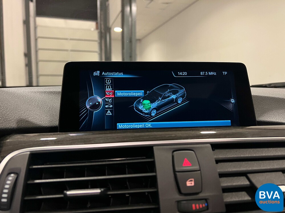 BMW 330e 2.0 Luxury eDrive 252pk -Org. NL- 3-serie, HT-095-J