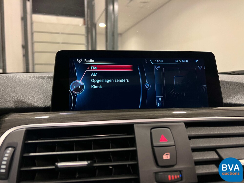 BMW 330e 2.0 Luxury eDrive 252pk -Org. NL- 3-serie, HT-095-J