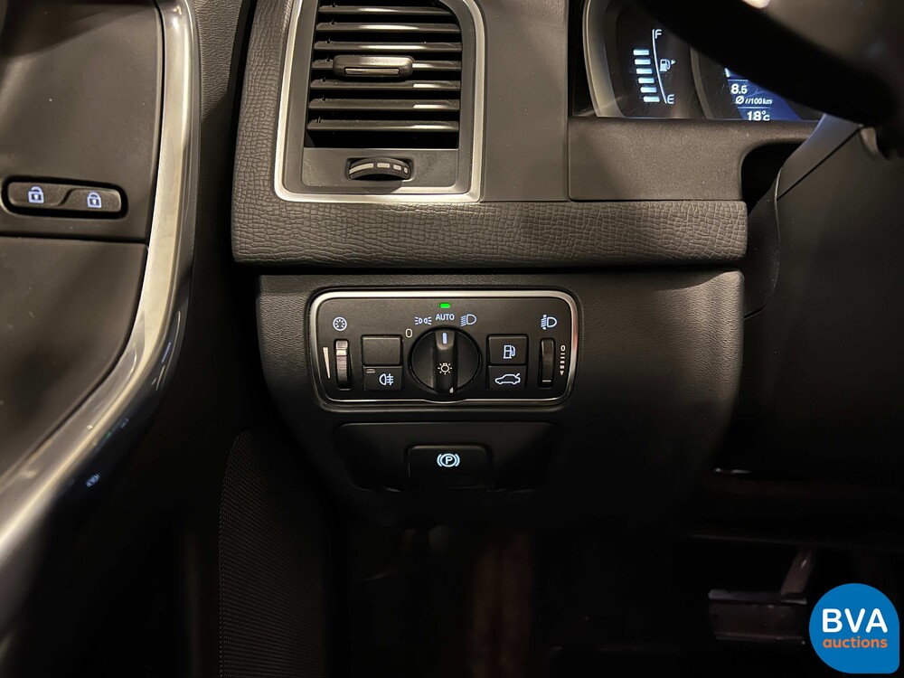 Volvo XC60 D3 2.0 R-Design 150pk 2016, XK-208-L