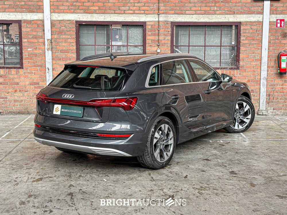 Audi E-tron 50 quattro Business edition 71 kWh 313pk 2020 (Origineel-NL+ 1e eigenaar), J-695-PX