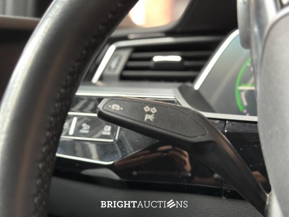 Audi E-tron 50 quattro Business edition 71 kWh 313pk 2020 (Origineel-NL+ 1e eigenaar), J-695-PX