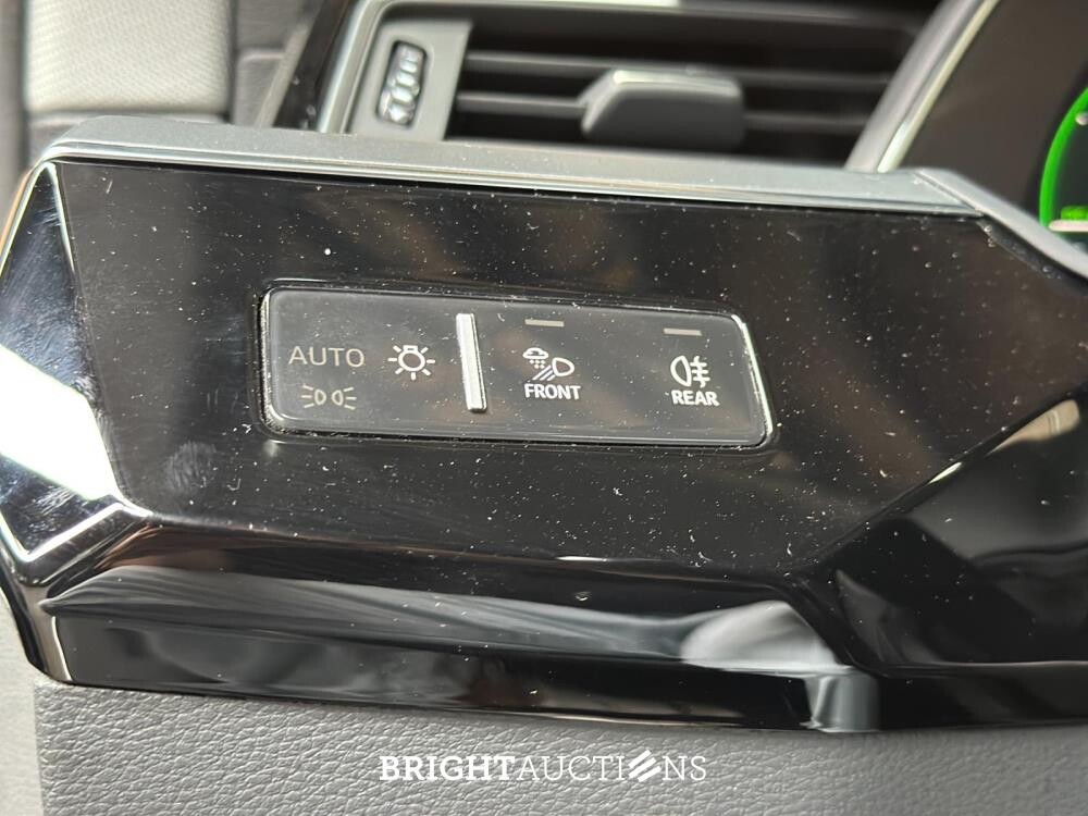 Audi E-tron 50 quattro Business edition 71 kWh 313pk 2020 (Origineel-NL+ 1e eigenaar), J-695-PX