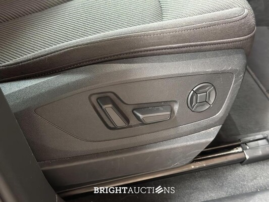 Audi E-tron 50 quattro Business edition 71 kWh 313pk 2020 (Origineel-NL+ 1e eigenaar), J-695-PX