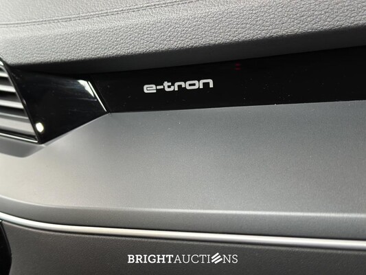 Audi E-tron 50 quattro Business edition 71 kWh 313pk 2020 (Origineel-NL+ 1e eigenaar), J-695-PX