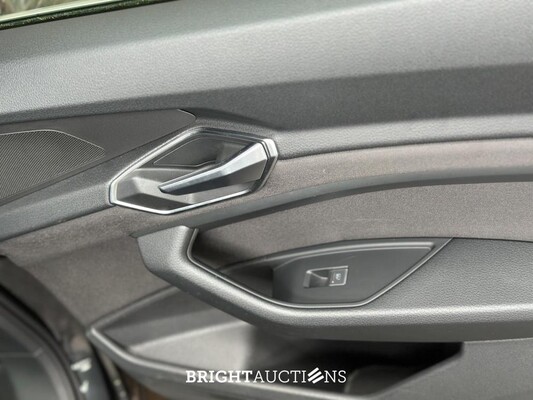 Audi E-tron 50 quattro Business edition 71 kWh 313pk 2020 (Origineel-NL+ 1e eigenaar), J-695-PX