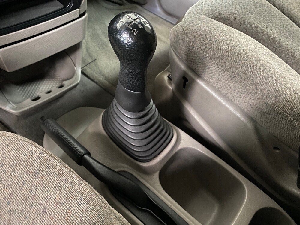 Chrysler Grand Voyager Funeral Car Transfer Car 2.5 2002 Orig.NL, 29-PDR-6.