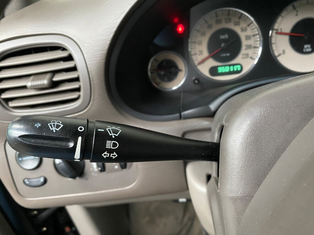 Chrysler Grand Voyager Funeral Car Transfer Car 2.5 2002 Orig.NL, 29-PDR-6.