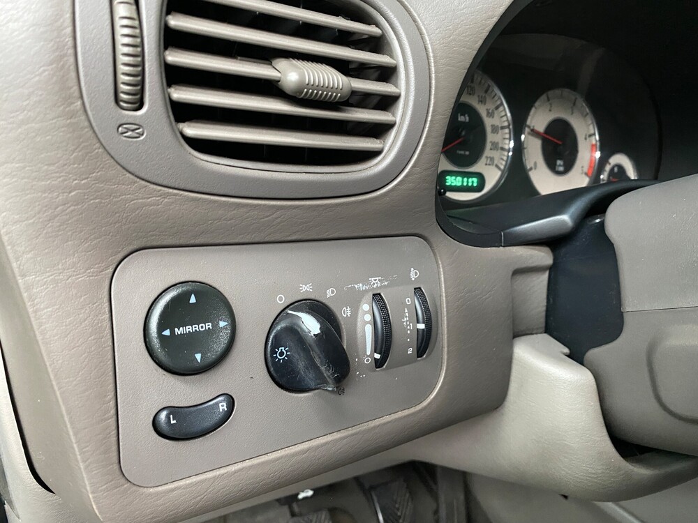 Chrysler Grand Voyager Funeral Car Transfer Car 2.5 2002 Orig.NL, 29-PDR-6.