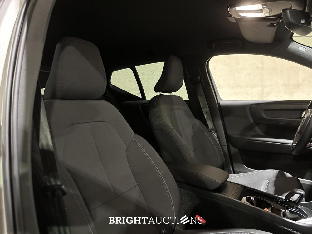 Volvo XC40 Recharge Core 70 kWh 231pk 2022 (Origineel-NL + 1e Eigenaar), R-491-BZ